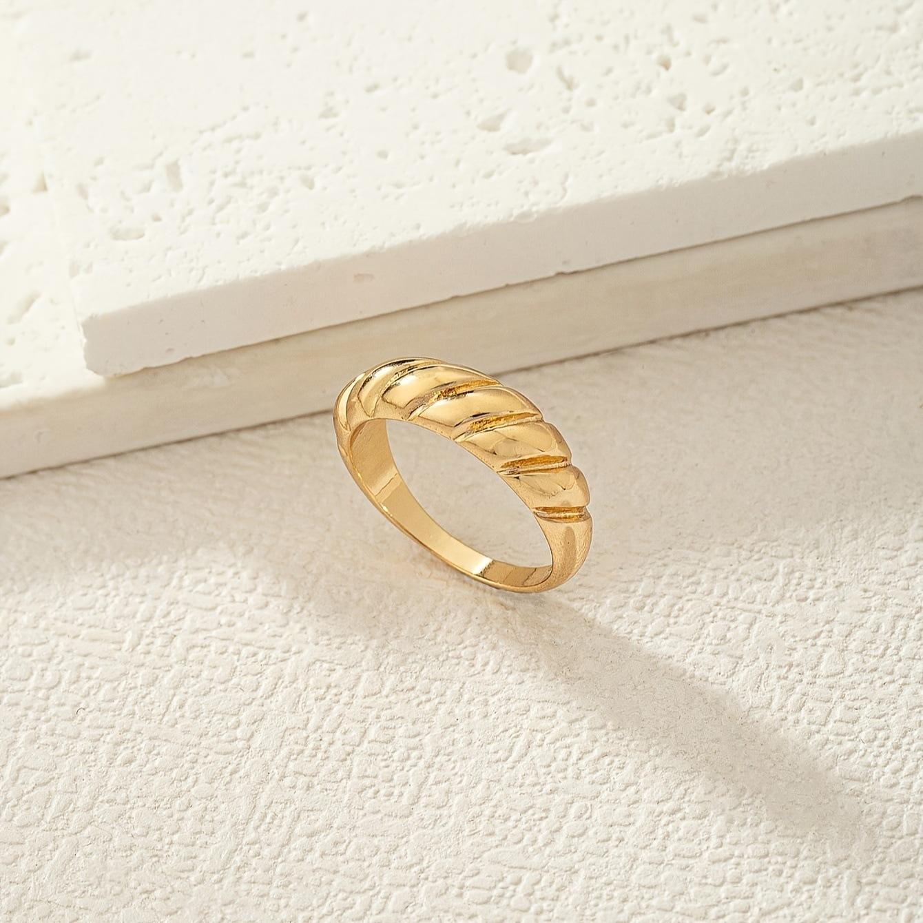 Популярные ювелирные изделия Металлическая текстура Кольцо Торговля Модные ювелирные изделия Циндао Ювелирные изделия